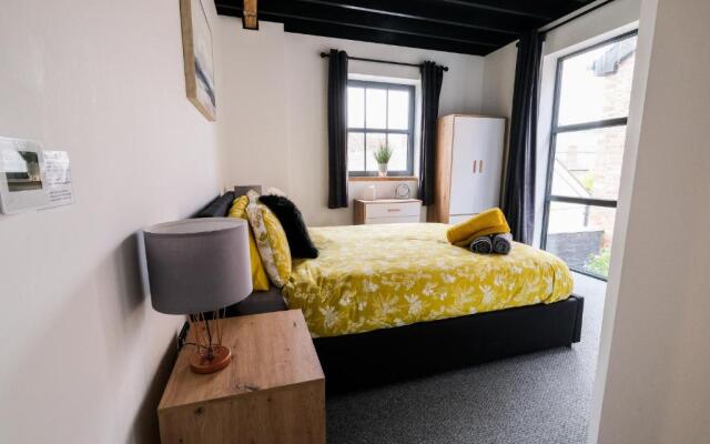 The Eden Warehouse - Gold Apartment, sleeps 5