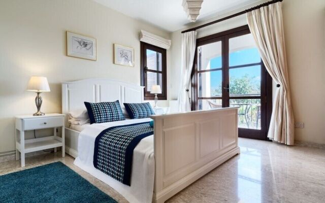 3 bedroom Villa Anassa 31 with private pool and golf course views, near resort village square on Aphrodite Hills Resort