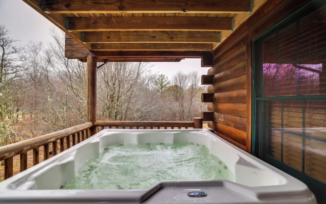 Hot Tub, Deck & Beach Access: Albrightsville Cabin