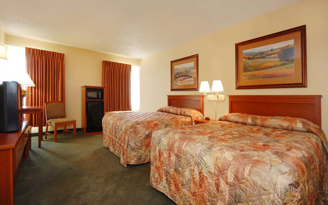 Econo Lodge Inn & Suites Kearney