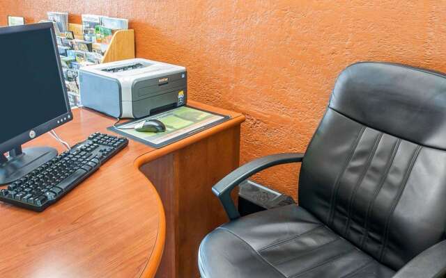 Quality Inn & Suites Kansas City I-435N Near Sports Complex