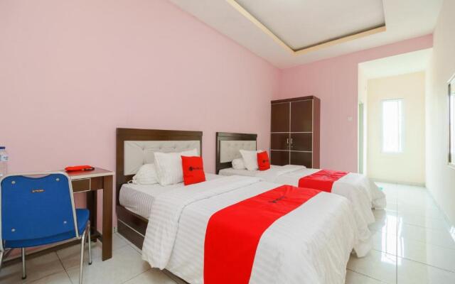 RedDoorz Syariah near Simpang Sekip Palembang