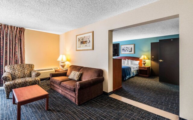 Quality Suites Downtown Colorado Springs