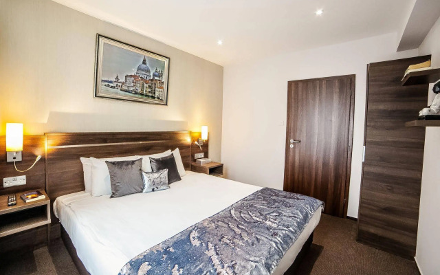 Hampton Suites Serviced Apartments