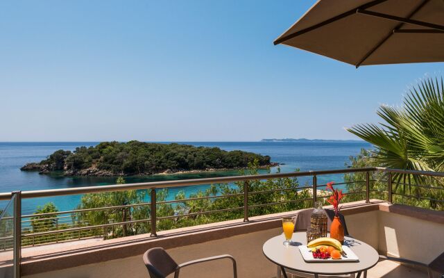 Prima Vista Beachfront Boutique Hotel