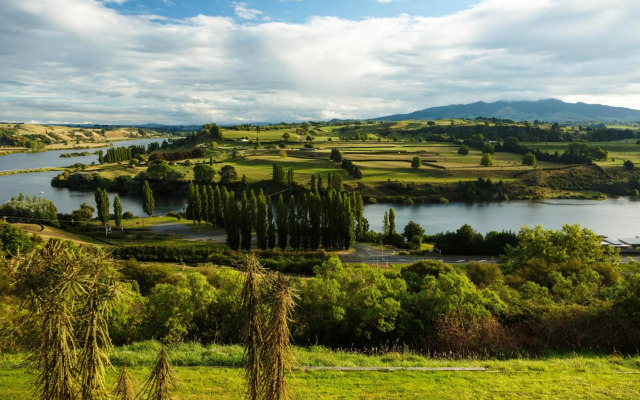 Lake Karapiro Lodge