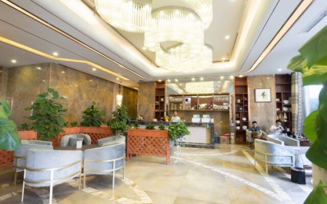 Nujiang Holiday Hotel