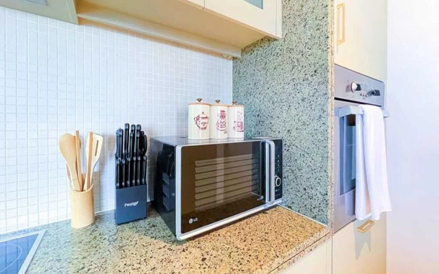 Amazing 1BR APT Downtown