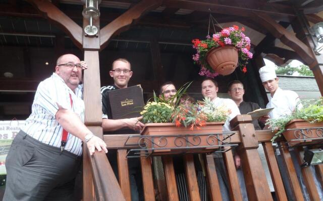 Hotel Restaurant Les Pins