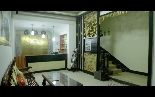 Fenghuang Hua Xiang Yuan Inn