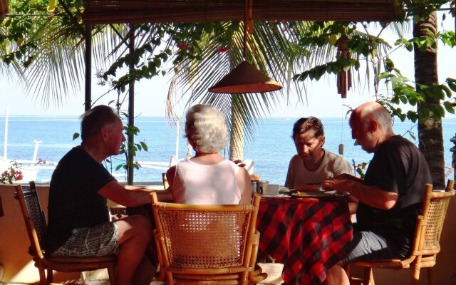 Lovina Beach Hotel