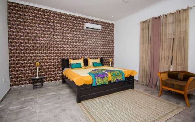 The Blank Lounge & Apartment