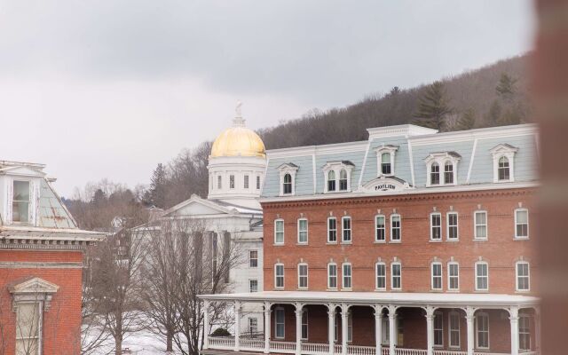 Capitol Plaza Hotel Montpelier Tapestry Collection by Hilton
