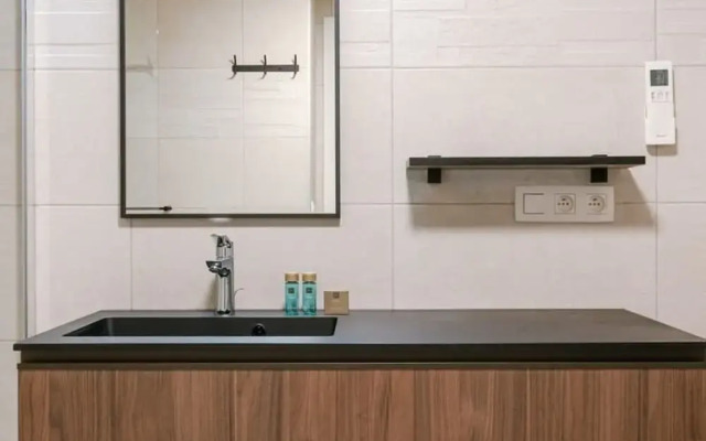 Cozy Ground-floor Apartment With Spacious Terrace