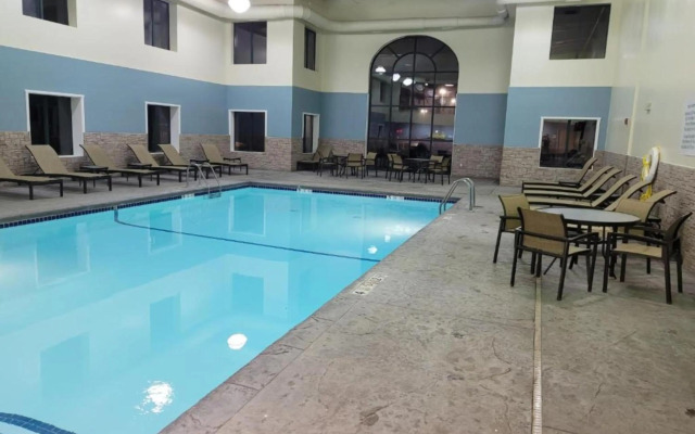 Holiday Inn Express Hotel & Suites Buffalo-Airport by IHG