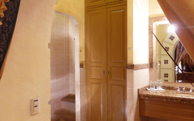 La Perla Hotel Boutique B&B
