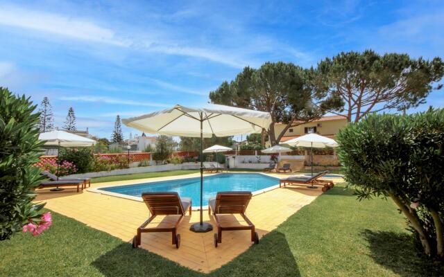 Villa Miracampo by Portucasa