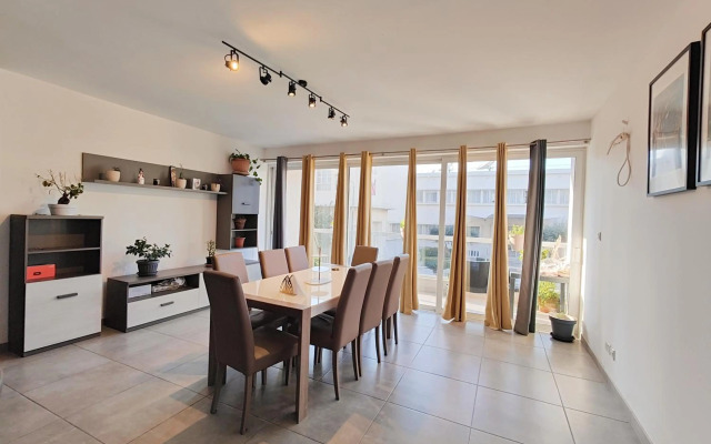 Large Central Apartment Near Valletta & Seafront