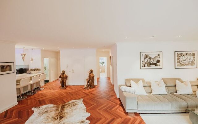 Luxury Apartment & Penthouse Villa