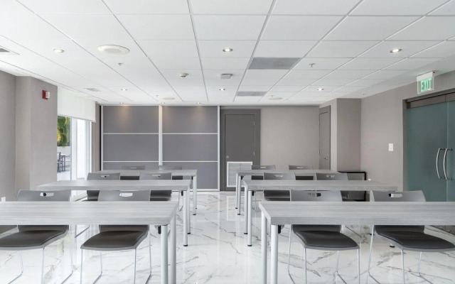 Fortune House Hotel Suites