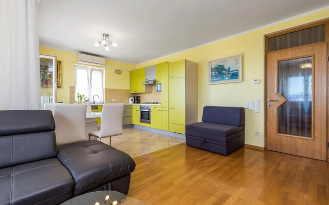 Nice Home in Volosko With Wifi and 1 Bedrooms