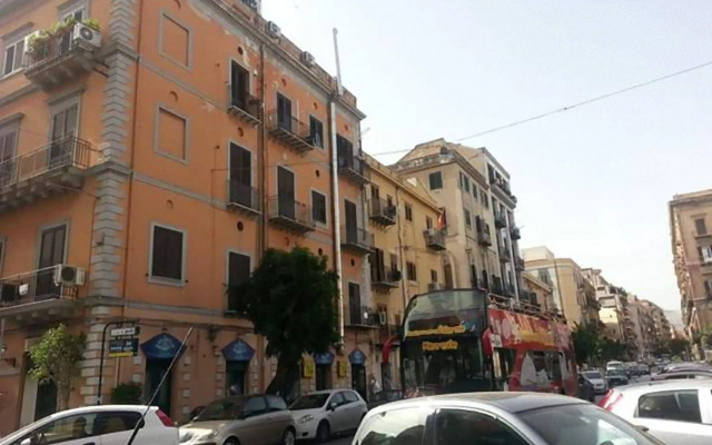 Teatro Politeama House