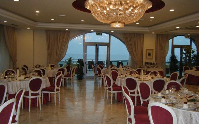 Miramare Palace Hotel