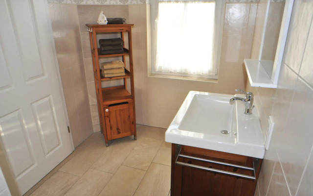 Ferienhaus Adamla, 65319