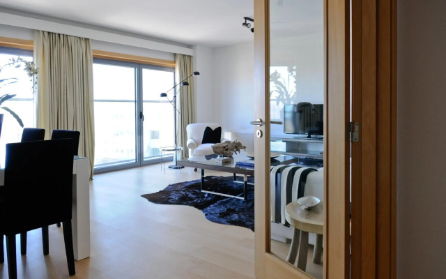 Panoramic Living