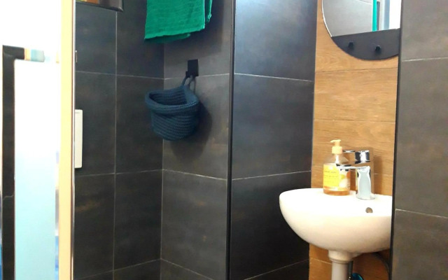 Metro Station MiniMini VAN house