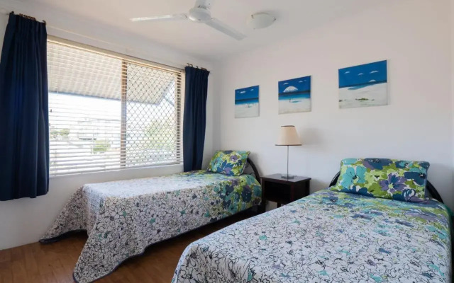 Levuka Unit 12, 14 Moreton Pde