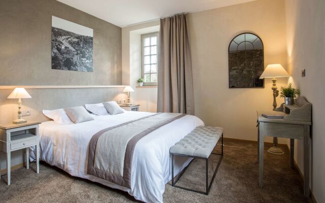 Hôtel de L'Abbaye Le Tronchet - Handwritten Collection