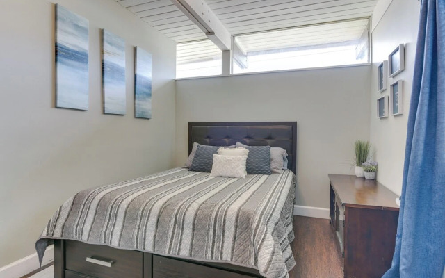 Walk to Beach: Galveston Vacation Rental!