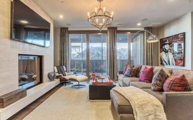 Four Bedroom Penthouse 4 Apartment Hotel by RedAwning