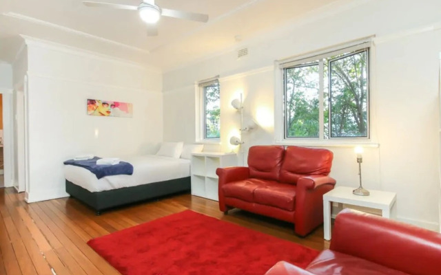 Comfy 1 Bedroom Studio Walking Distance To South Bank