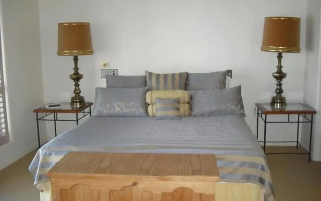 Sanctuary Cove Villas