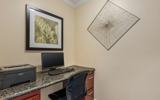 Best Western Pineywoods Inn