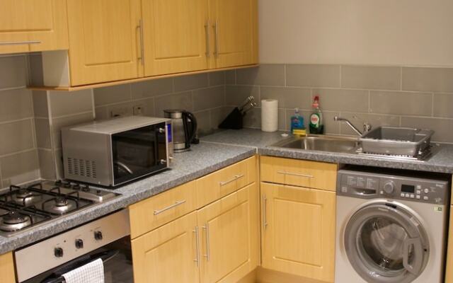 2 Bedroom Flat Off Leith Walk