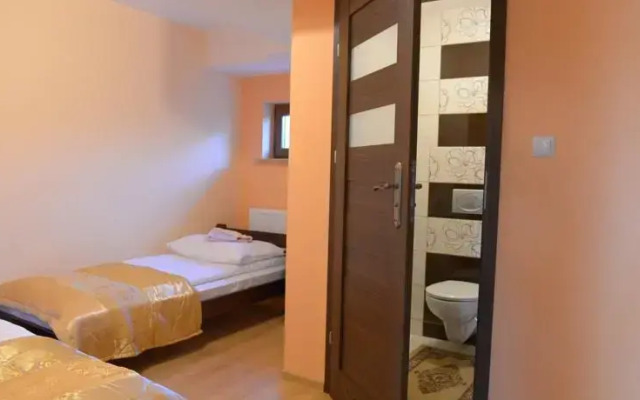 Hotelik Pod Lwami