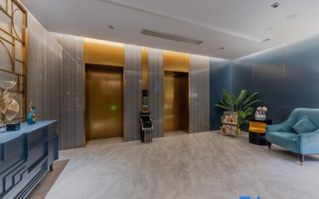 Yitel Collection (Nanjing Gulou Xuanwuhu Road)