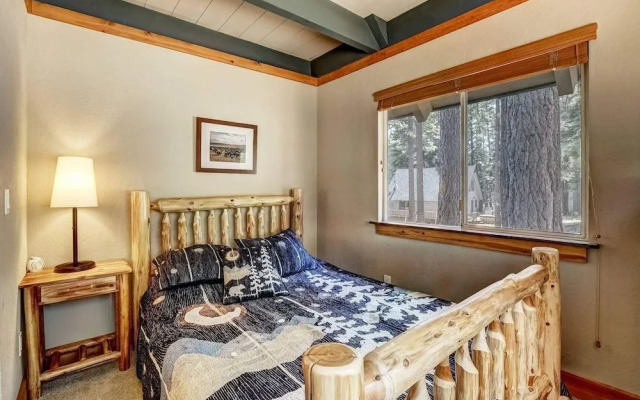 Bear Pause 4BR Large Deck & Balcony