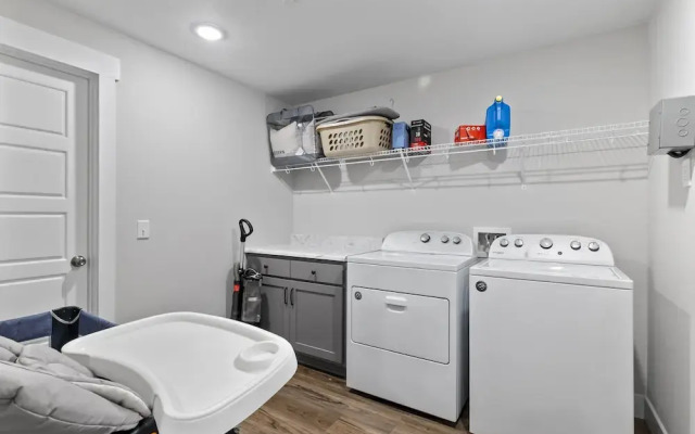 Escape Peak 5 Bedroom Home by RedAwning