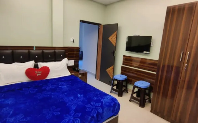 Rose garden enclave for families