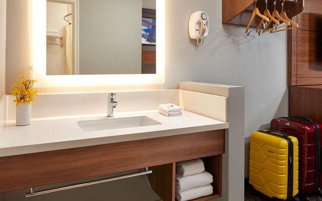 Studio Inn & Suites Downey