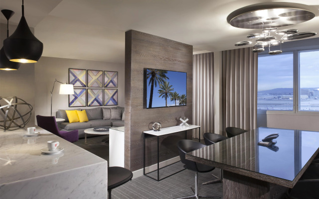 Hyatt Regency Los Angeles International Airport