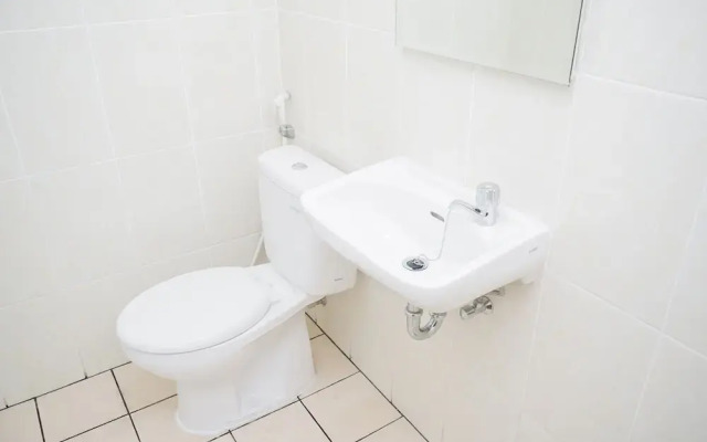 Cozy and Good Location Studio Apartment M-Town Residence