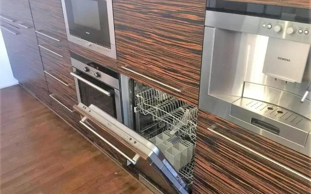 Luxusný 118m2 Apartmán s Krbom v Centre Nitry