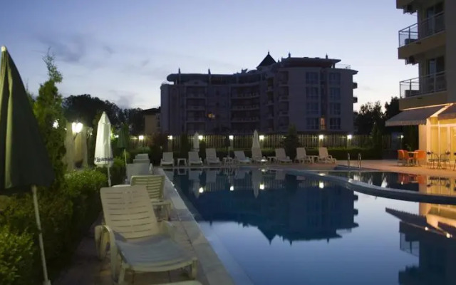 Sunny House Apart Hotel