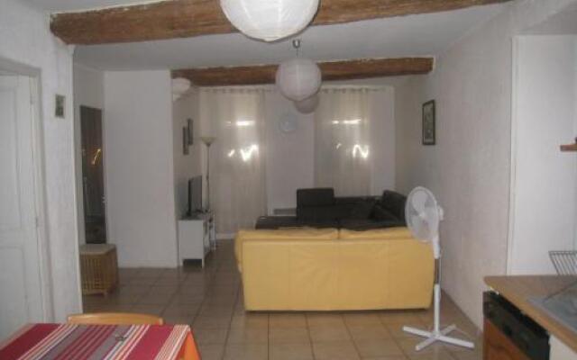 Apartment Rue Saint Francois de Paule