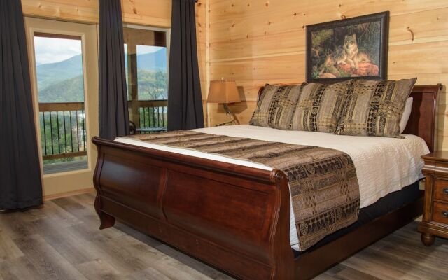 Mansion in the Sky - Eleven Bedroom Cabin